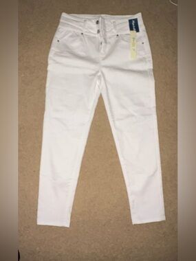 love, Fire White High-Waist Ankle Pants